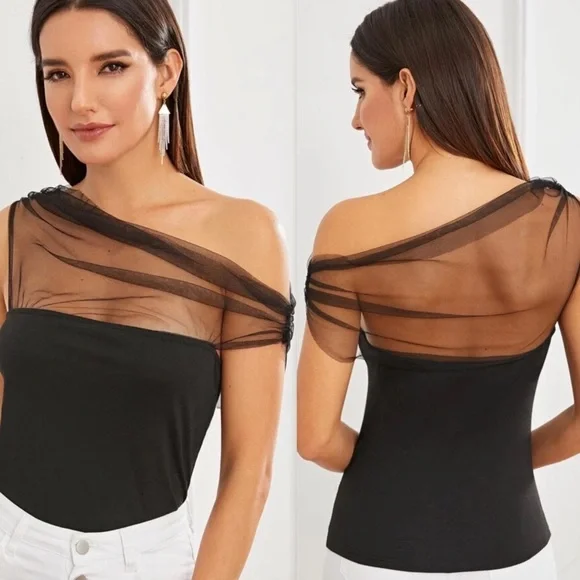 - 🆕 black Womans top with sheer shoulder detail - Picture 2 of 8